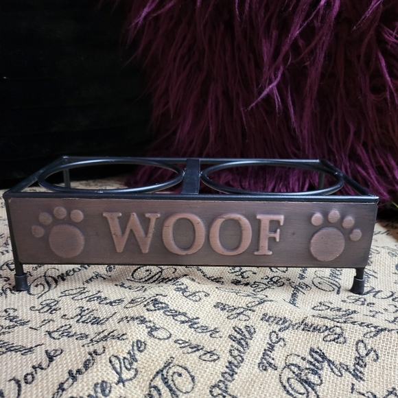 🛒🛍️💥Used metal dog food and water dish holder 10 ×5"×3 sturdy rubber feet - Picture 4 of 9